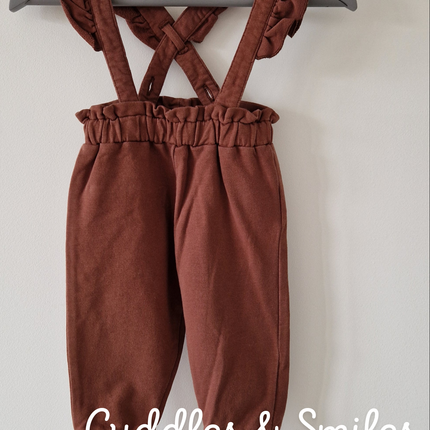 Pantalon à bretelles Cuddles & Smiles - 62 cm