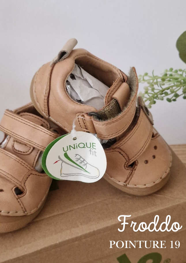 Sandales Froddo Paix Camel - Pointure 19 - NEUF